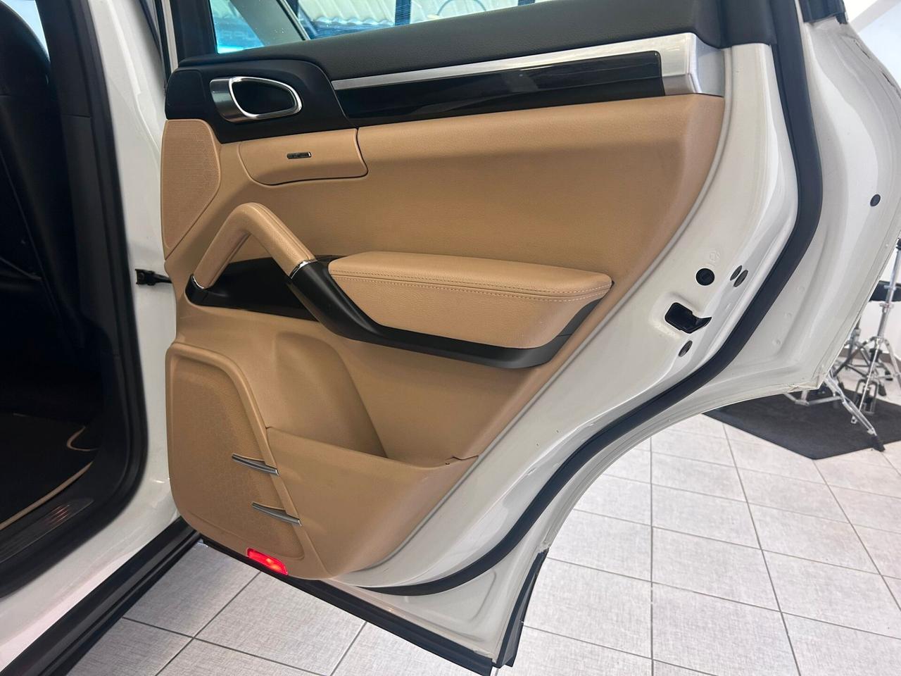 Porsche Cayenne 3.0 Diesel 245CV Platinum TETTO - 2014