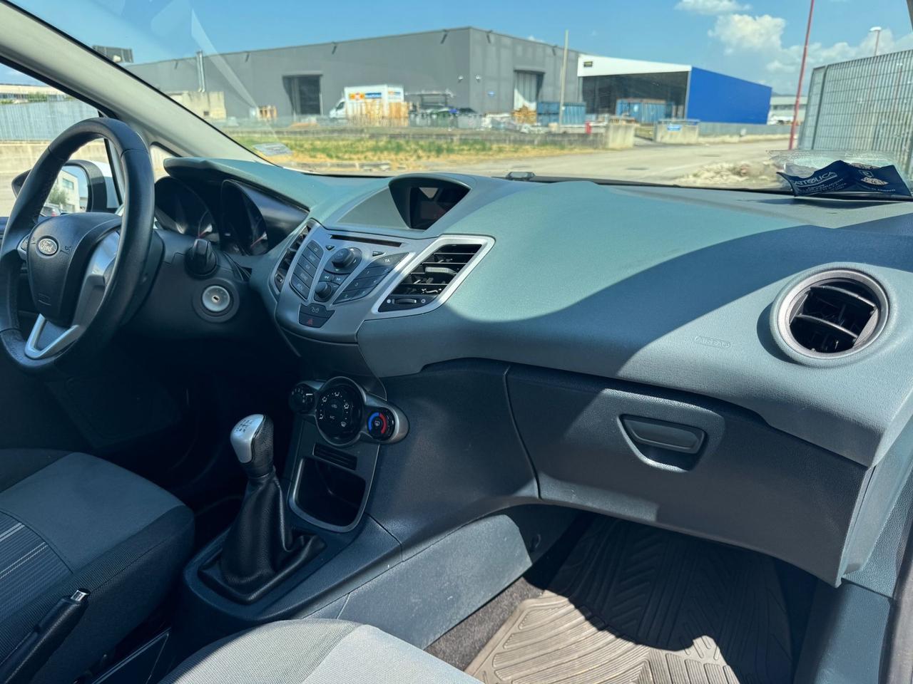 Ford Fiesta 1.4 TDCi 68CV 5 porte Titanium