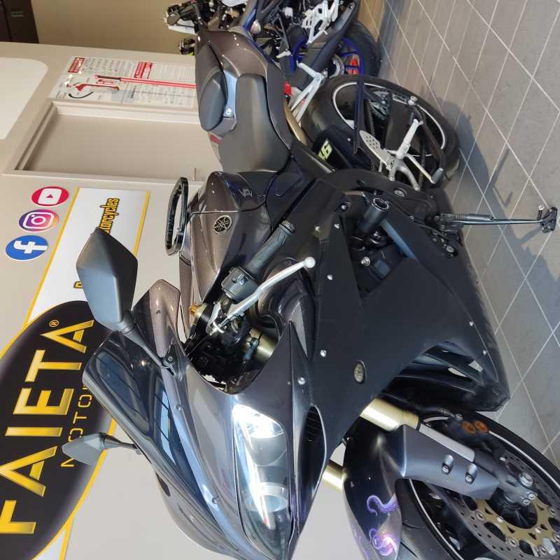 Yamaha YZF R1 - 2004
