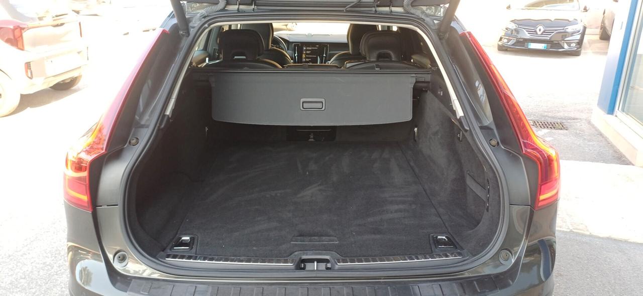 Volvo V90 Cross Country D4 AWD Geartronic Ocean Race