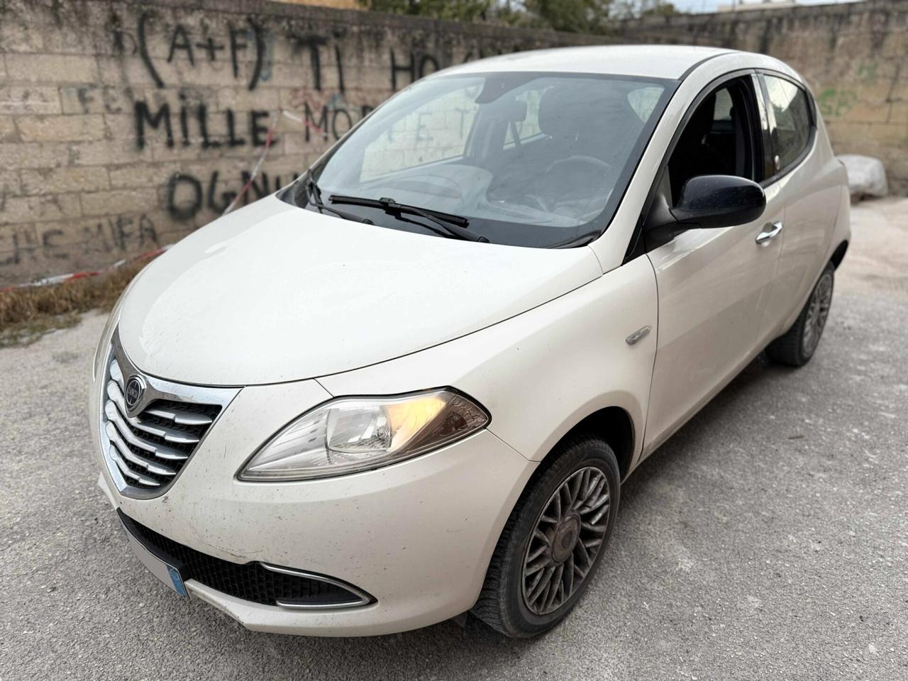 Lancia Ypsilon 0.9 TwinAir 85 CV 5 porte Metano Ecochic Gold