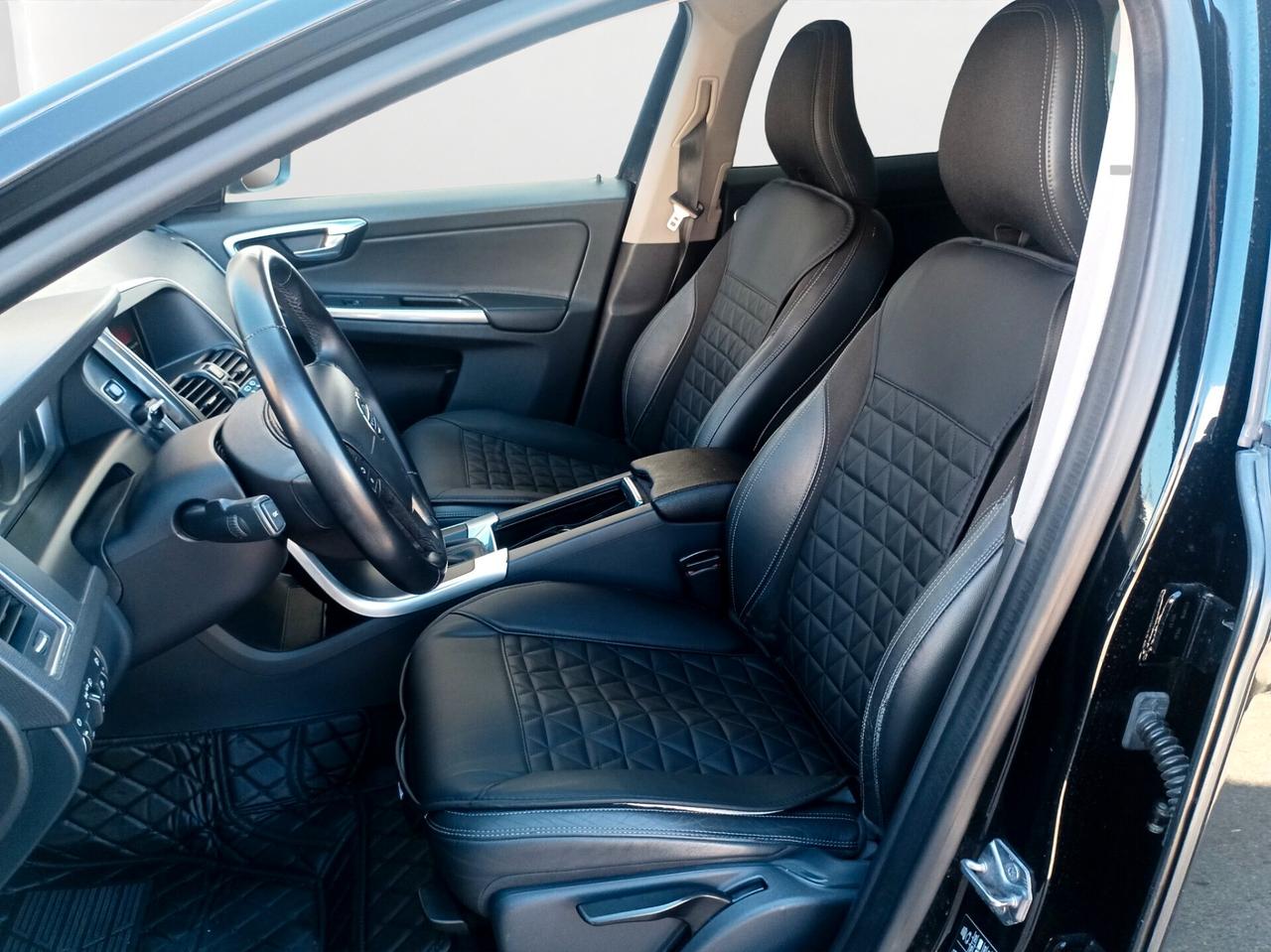 Volvo XC 60 D4 Geartronic R-design Momentum FWD TRAZIONE ANTERIORE