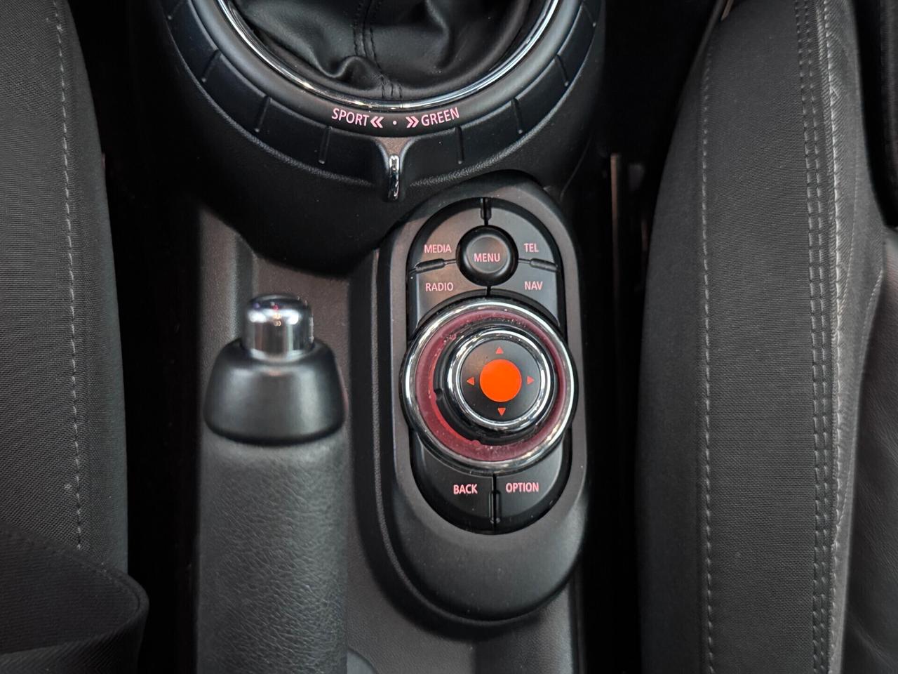 Mini Cooper D 1.5 5 porte - TAGLIANDI CERT. - GARANZIA FINO A 5 ANNI