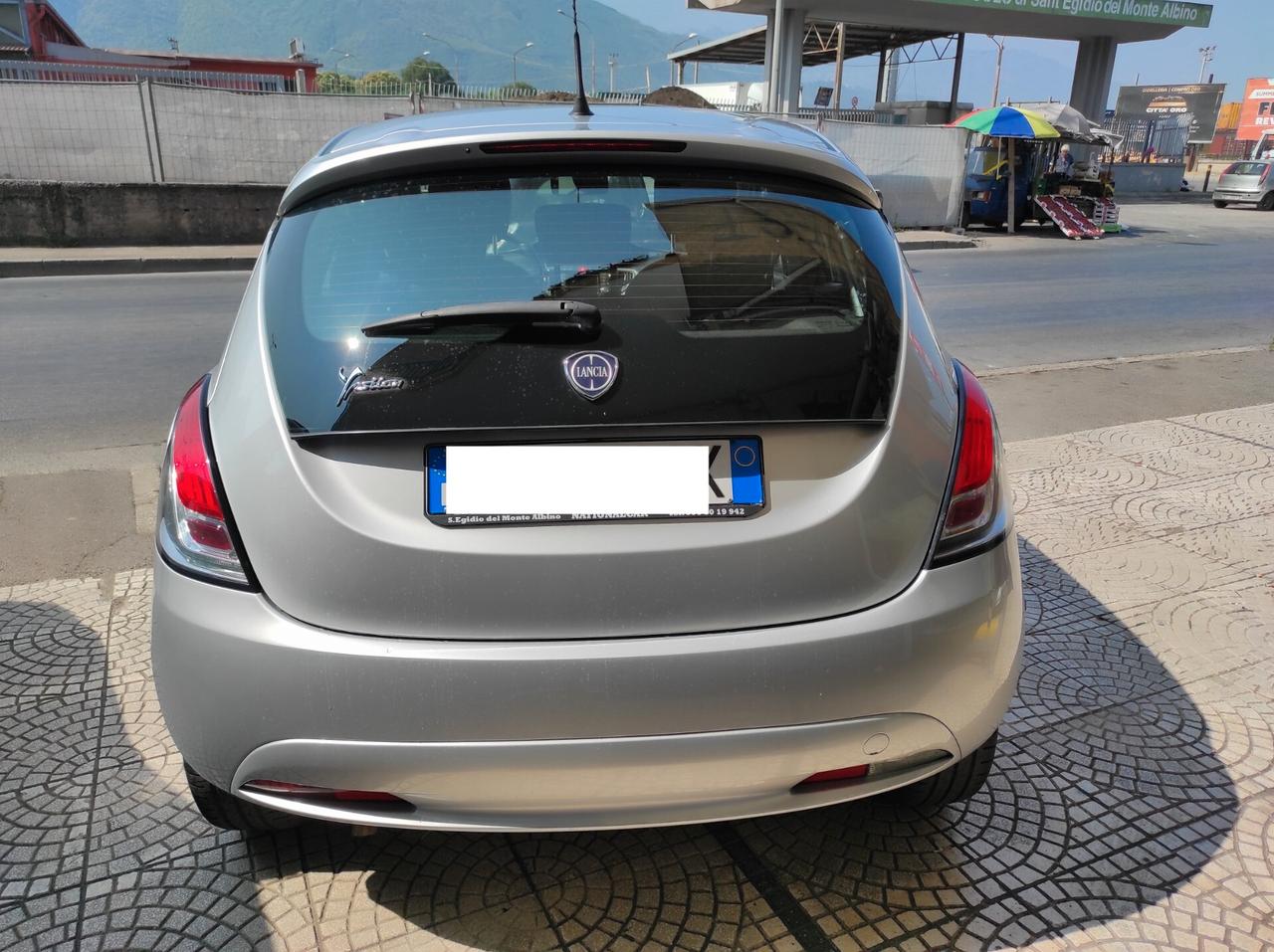 Lancia Ypsilon 2016 1.2 benz Bluetooth Comand V