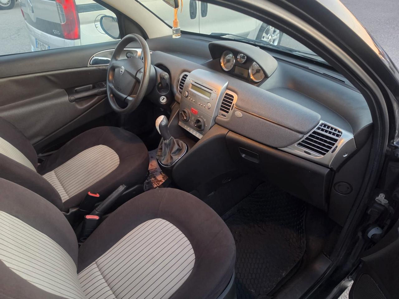 Lancia Ypsilon Moda milano