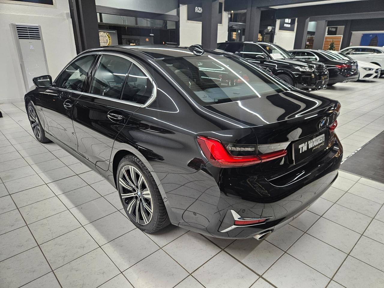 BMW 330 e Luxury auto - TETTO APRIBILE