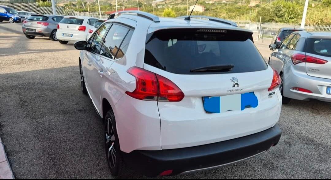 Peugeot 2008 BlueHDi 100 S&S Allure