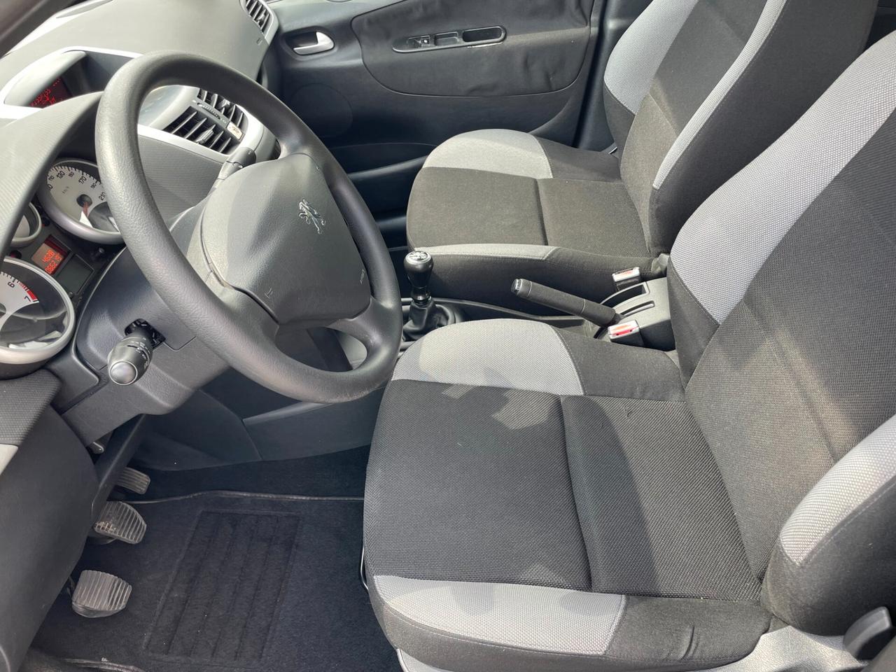 Peugeot 207 5p 1.4 16v XS IDONEA NEOPATENTATI