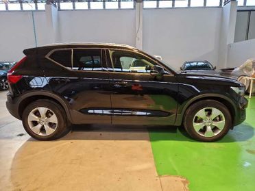 VOLVO XC40 D3 AWD Geartronic Momentum