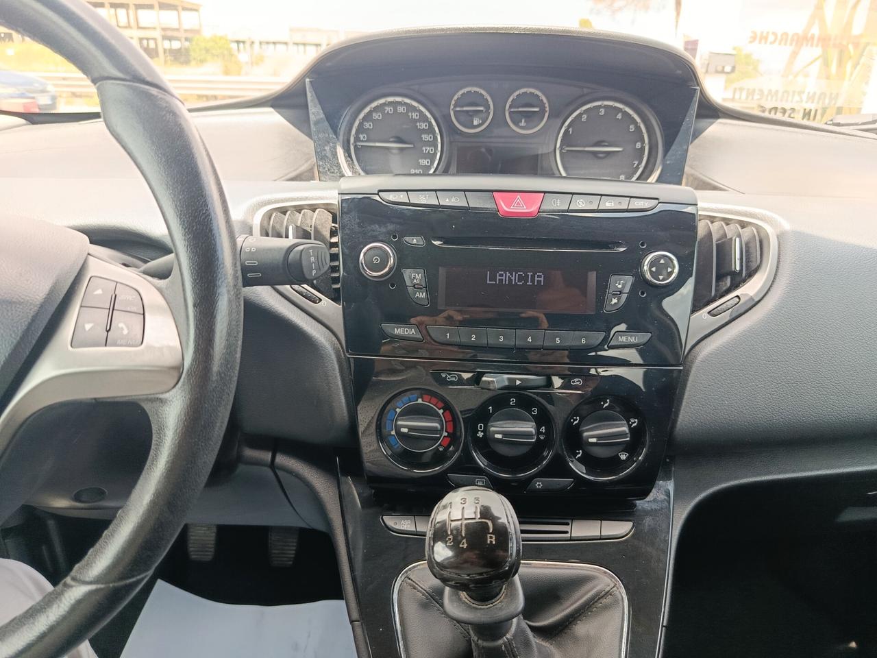 Lancia Ypsilon 1.2 69CV 5 porte S&S Gold