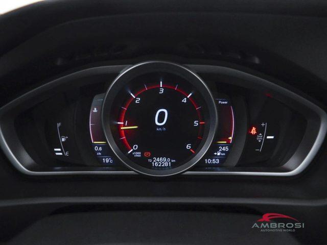 VOLVO V40 Cross Country D2 Volvo Ocean Race