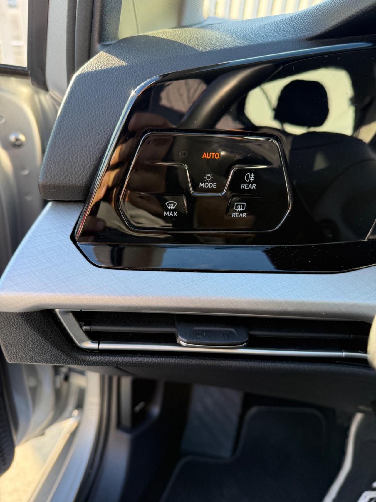 Volkswagen Golf 1.0 eTSI EVO DSG Life