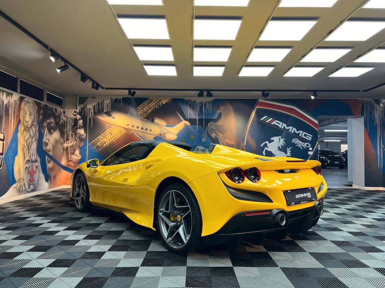 Ferrari F8 Spider 3.9 (333)