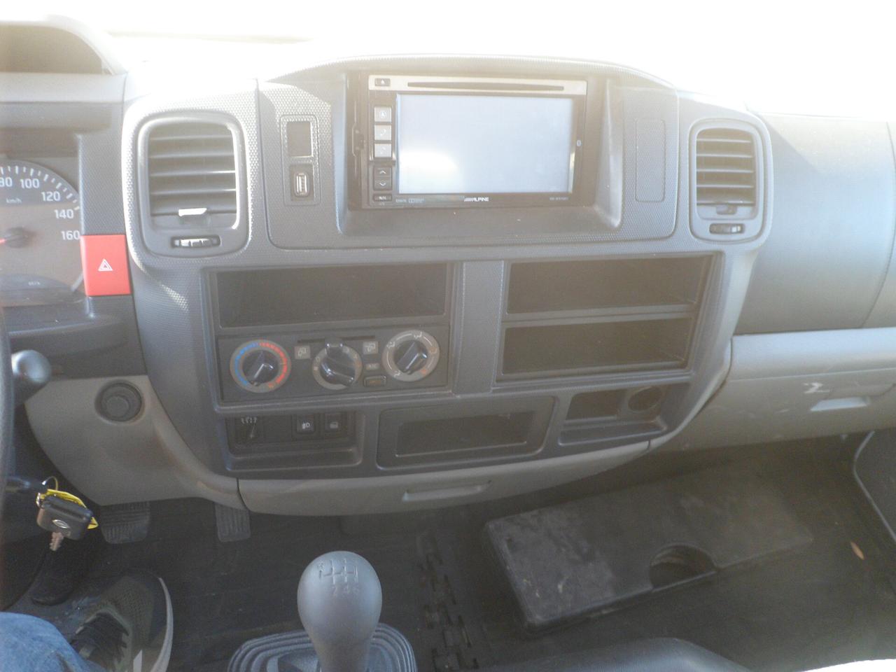 Nissan Cabstar cassone fisso