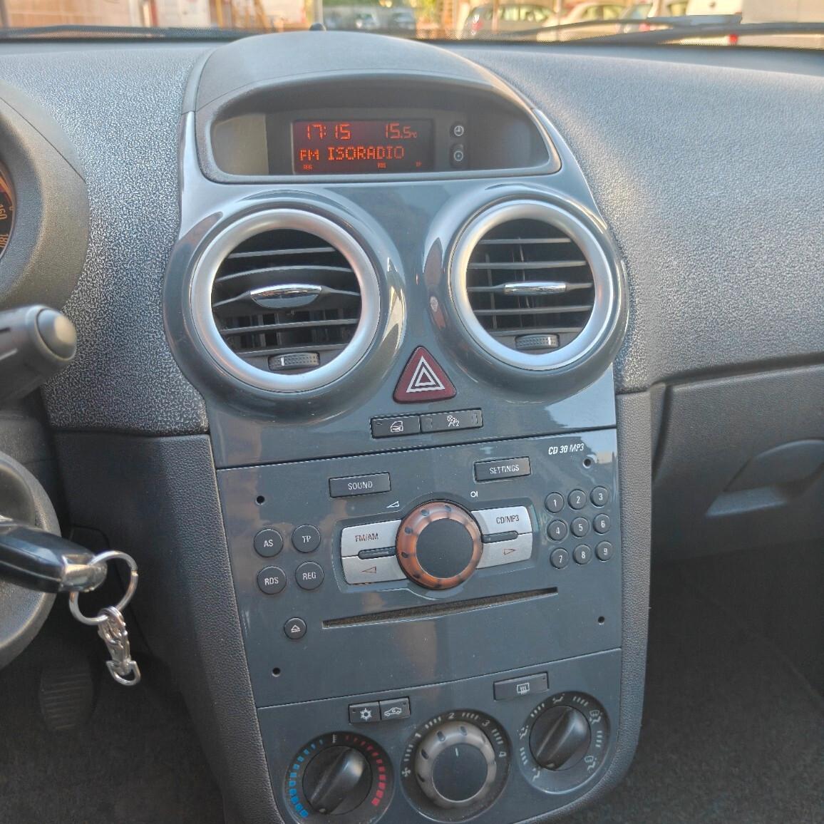 Opel Corsa 1.2 5 porte Cosmo