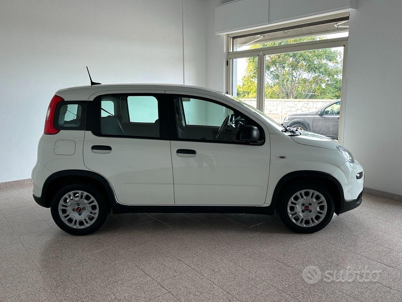 Fiat Panda 1.0 Hybrid - 2024 - 14.000km - NESSUN VINCOLO - In garanzia Fiat