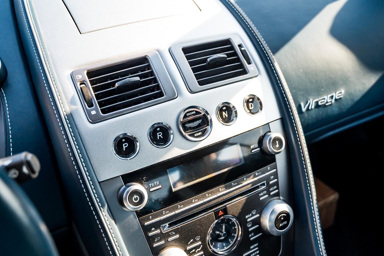 Aston Martin Virage -