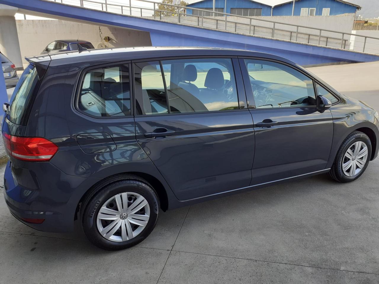 VW Touran 1.6 TDI 115 CV 7 POSTI anno 2017