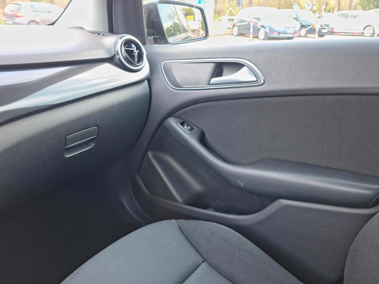 Mercedes-benz B 180 CDI Automatic Premium 2013-E5B Automatico NEO