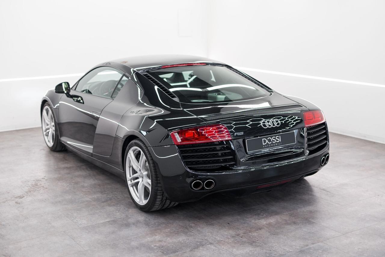 Audi R8 4.2 V8 FSI quattro R tronic IVA ESPOSTA