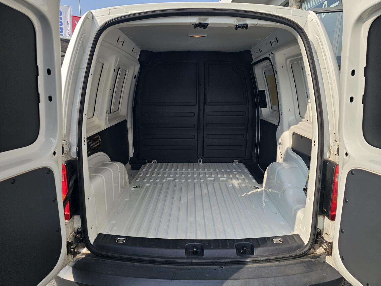 Volkswagen Caddy 2.0 TDI 102 CV DSG Furgone Business