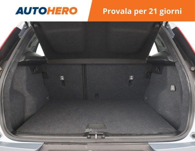 VOLVO XC40 T2 Geartronic Momentum Core
