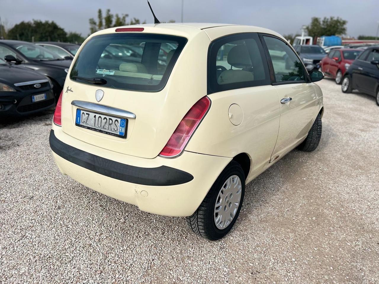 Lancia Ypsilon 1.2 Oro NEOPATENTATI 120.000 Km !!