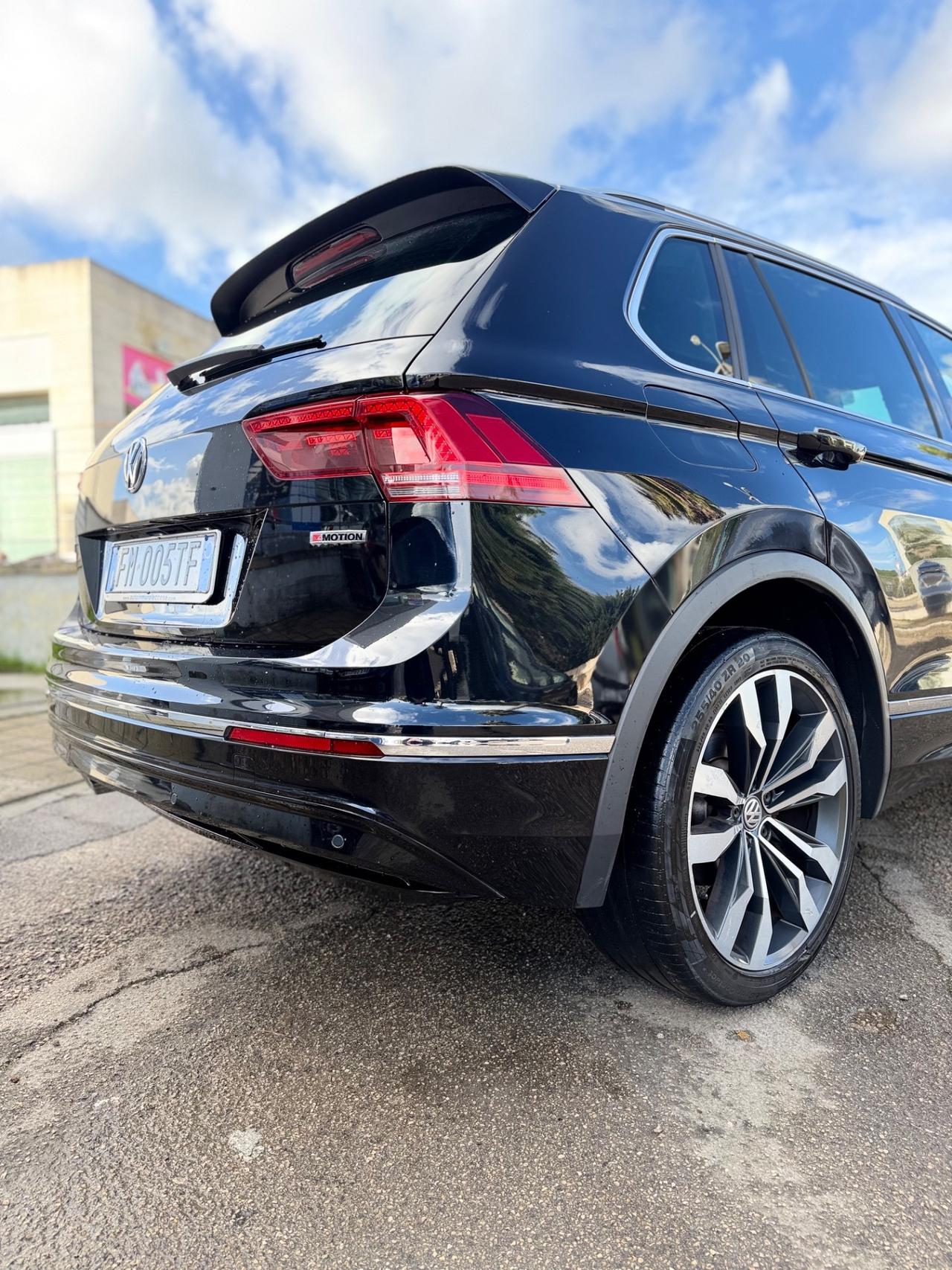 Volkswagen Tiguan 2.0 TDI SCR DSG 4MOTION R-Line – 110 kW