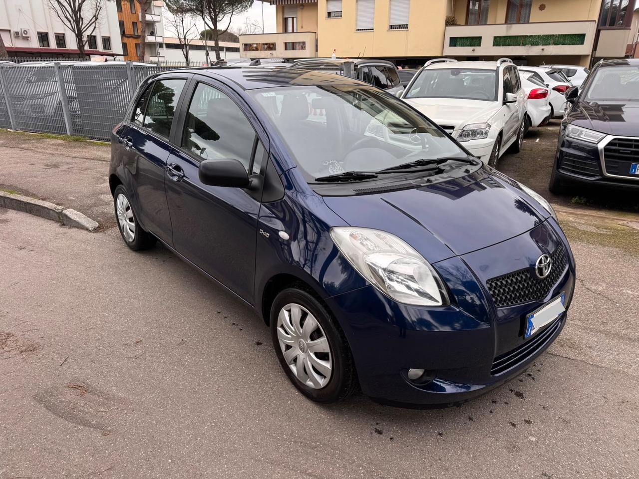 Toyota Yaris 1.4 D-4D 5 p neopaten garanzia 12 mesi