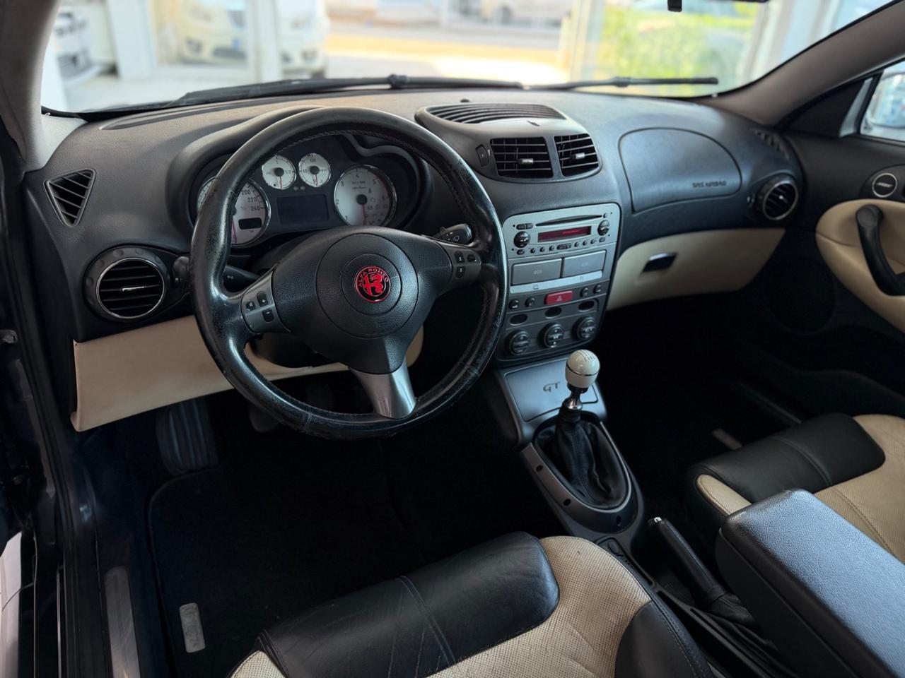 Alfa Romeo GT 1.9 JTDM 16V Distinctive Gancio Traino