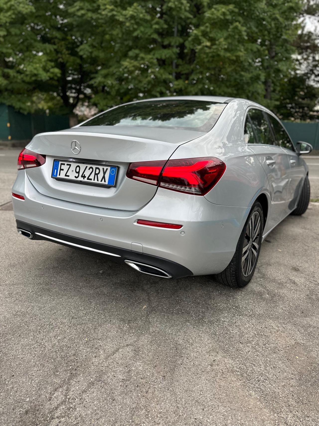Mercedes-benz A 180 d Automatic Business Sedan Coupé
