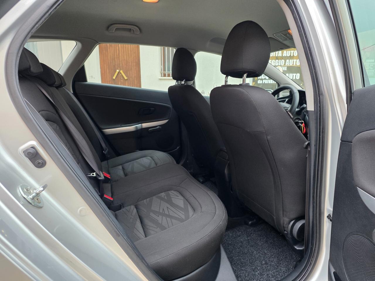 Kia Ceed cee'd 1.4 CRDi SW Active