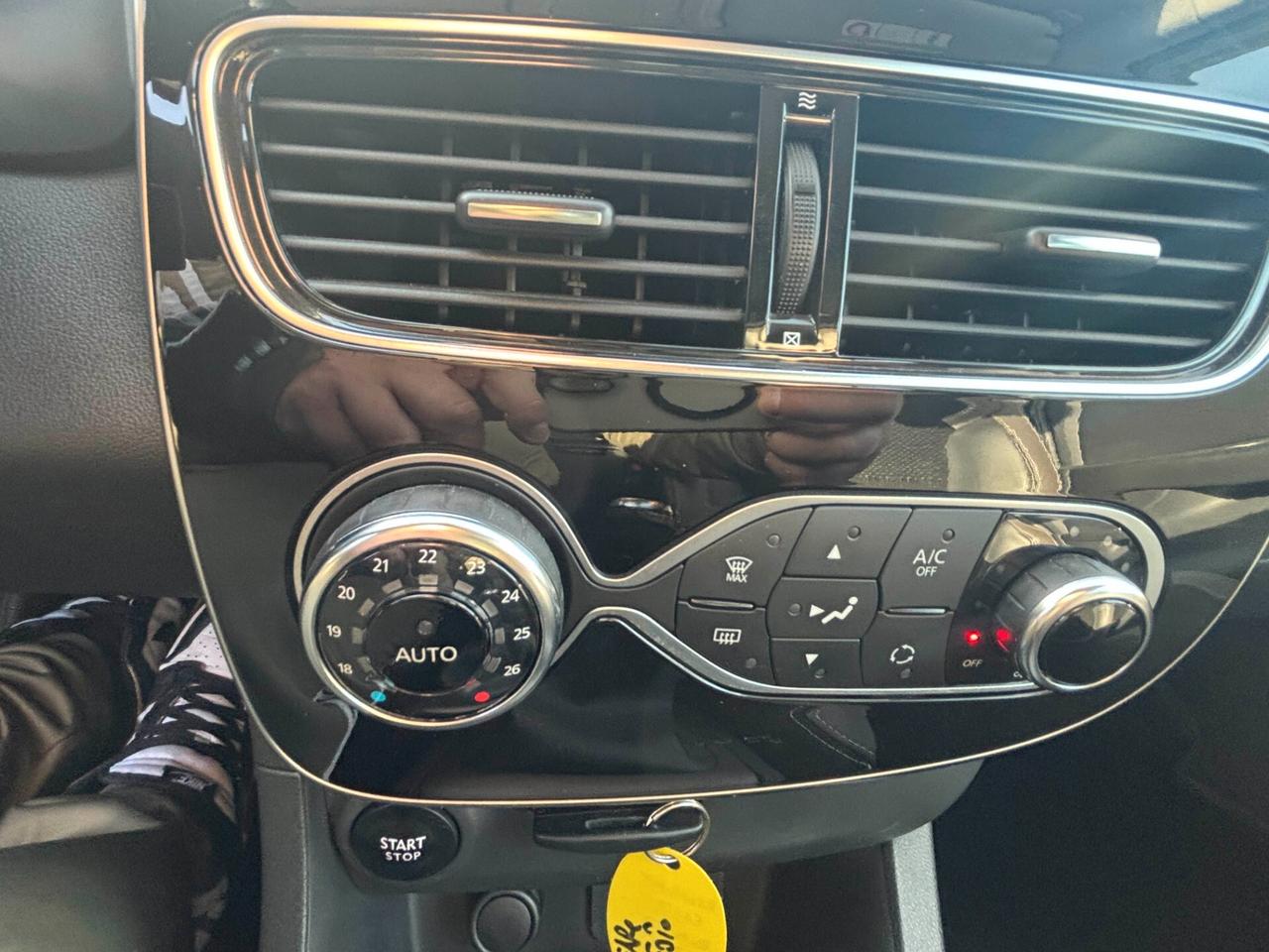 Renault Clio dCi 8V 90CV EDC Start&Stop 5 porte Energy Intens