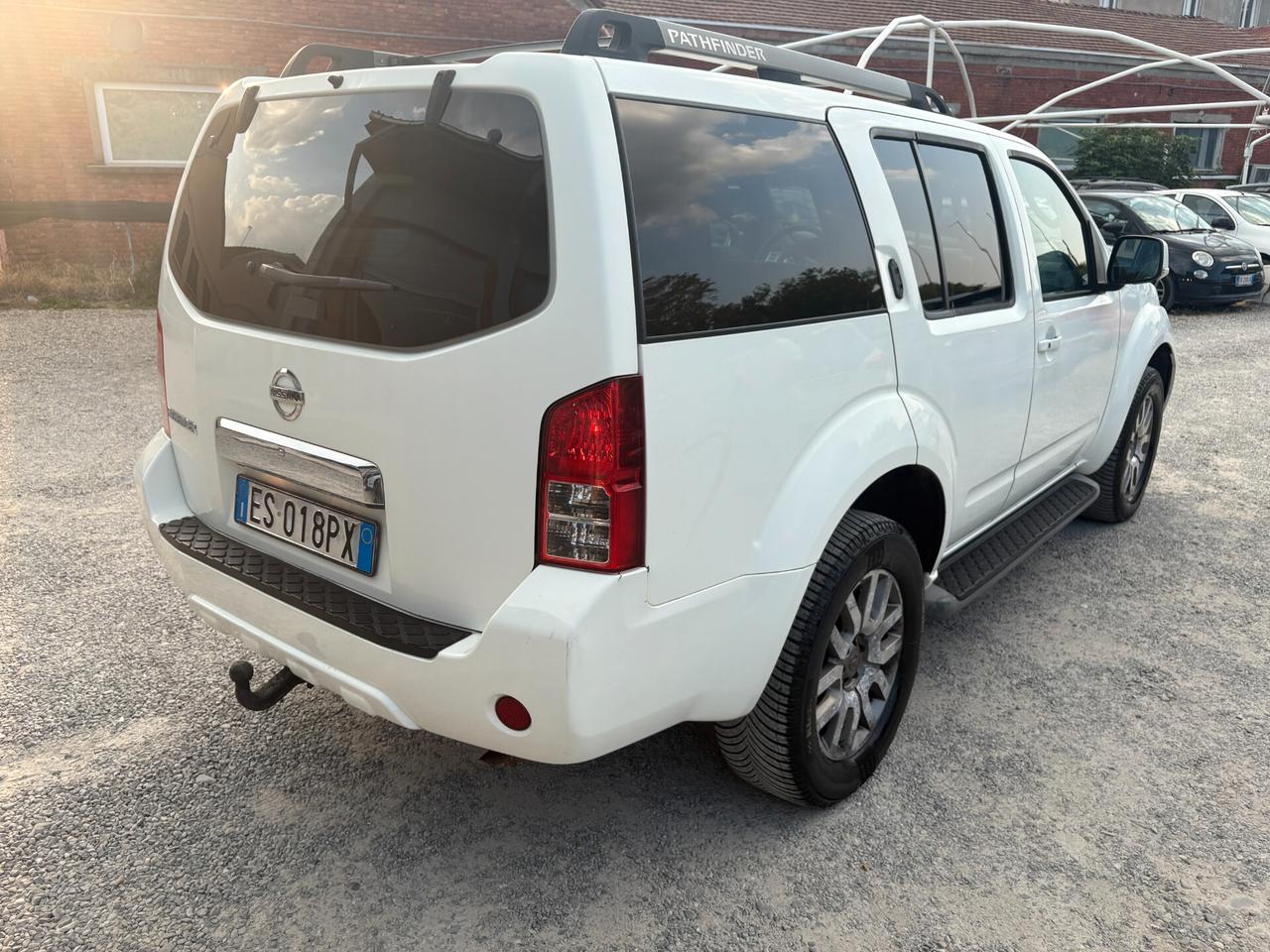 Nissan Pathfinder 2.5 dCi - 7 posti -Gancio