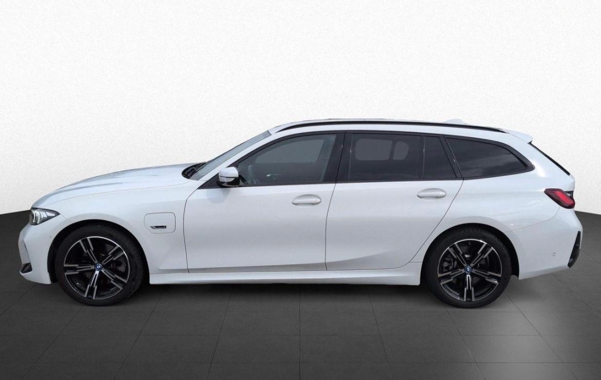 BMW 320 e Touring M SPORT