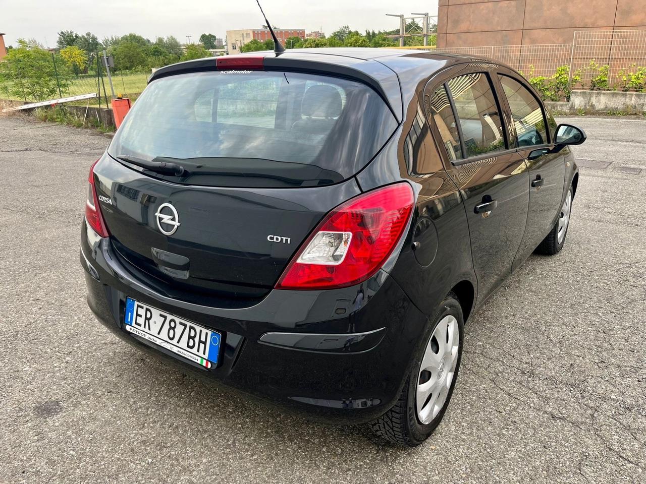 Opel Corsa 1.3d 2013 142.000km catena appena sostituita