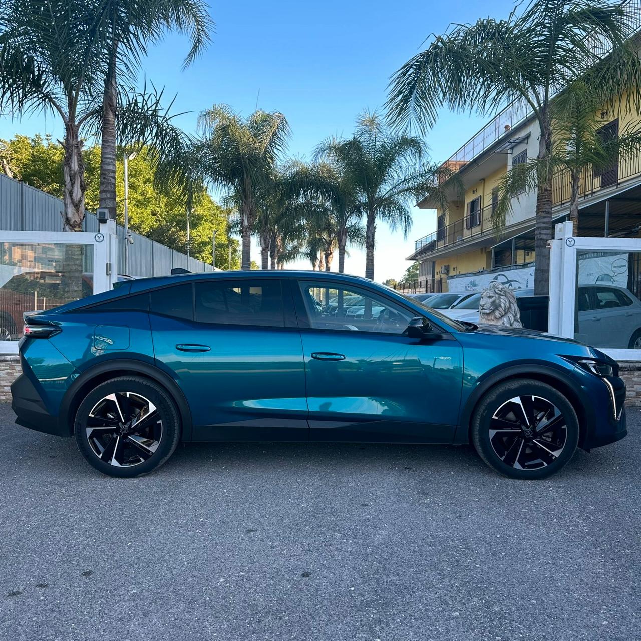 Peugeot 408 Hybrid 180 e-EAT8 Allure