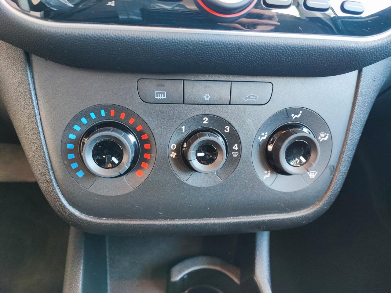 Fiat Punto 1.4 S&S 8V Dualogic 5 porte Lounge