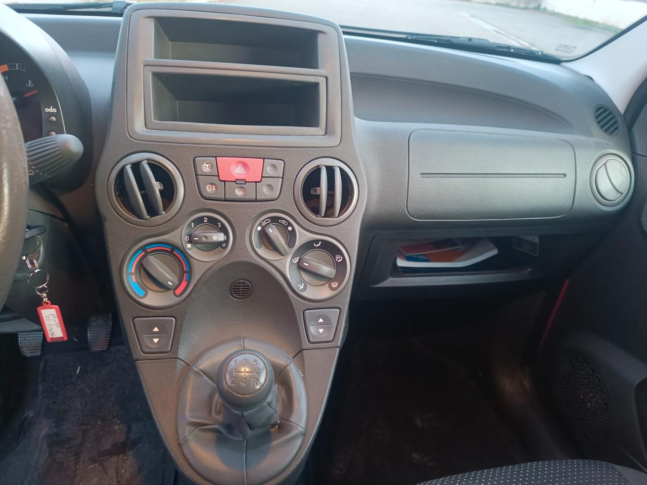Fiat Panda 1.1 benz SOLO 68.000 KM NEOPATENTATI