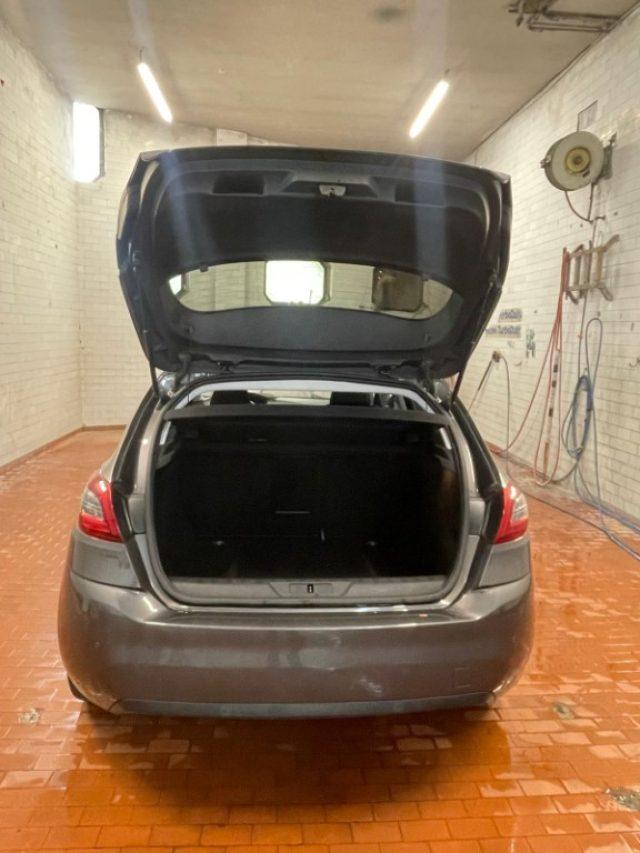 PEUGEOT 308 BlueHDi 130 S&S Allure