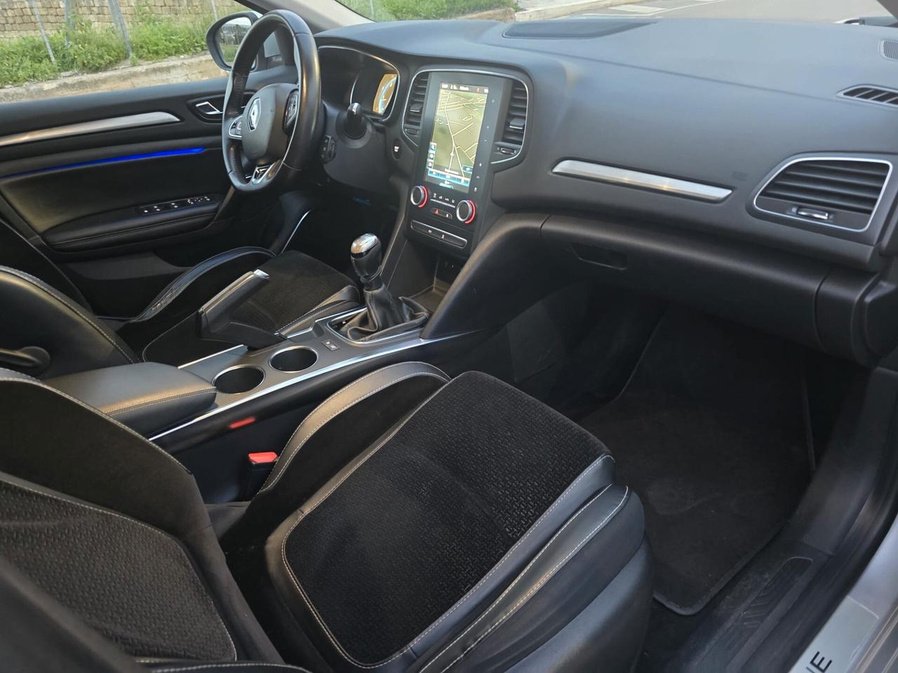 Renault Megane Mégane dCi 8V 110 CV EDC Energy Bose