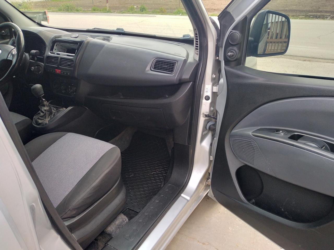 Fiat Doblò 1.4 T-Jet 16V Natural Power Dynamic