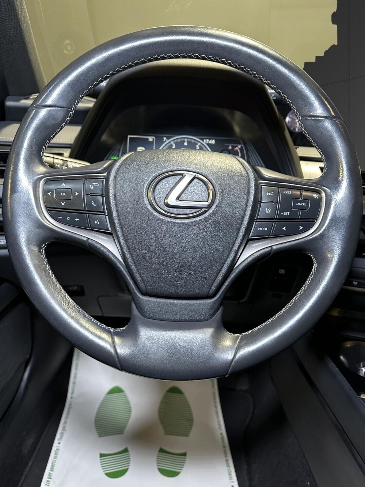 Lexus UX 250h 2.0 Luxury 2wd cvt