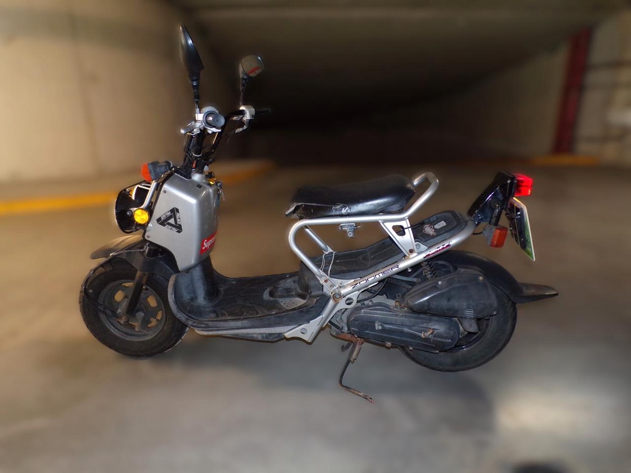SCOOTER HONDA ZOOMER 50 4T DEL 2005 57.200 KM MOTORE SOSTITUITO NEL 2023