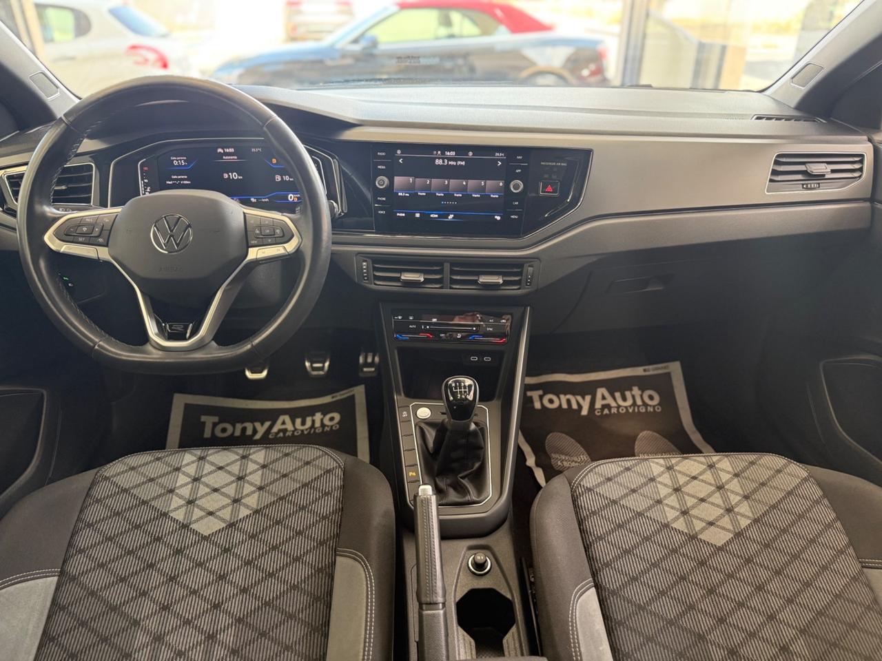 Volkswagen Taigo 1.0 tsi R-LINE TETTO APRIBILE.VIRTUAL COCKPIT.TELECAMERA,APPLE CARPLAY,KM CERTIFICATI