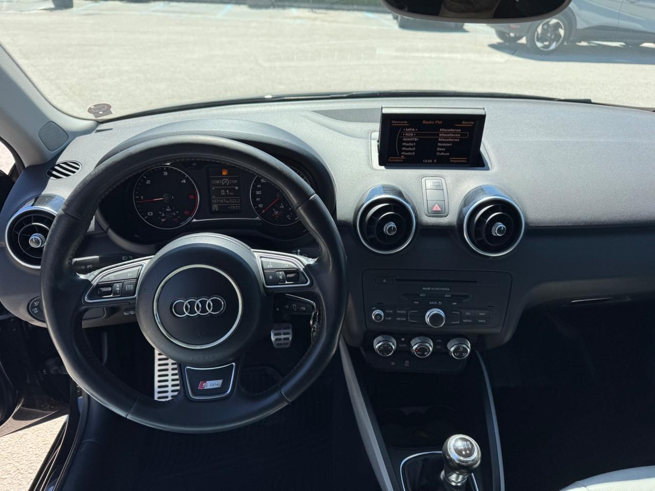 Audi A1 1.6 TDI 105 CV S line edition plus