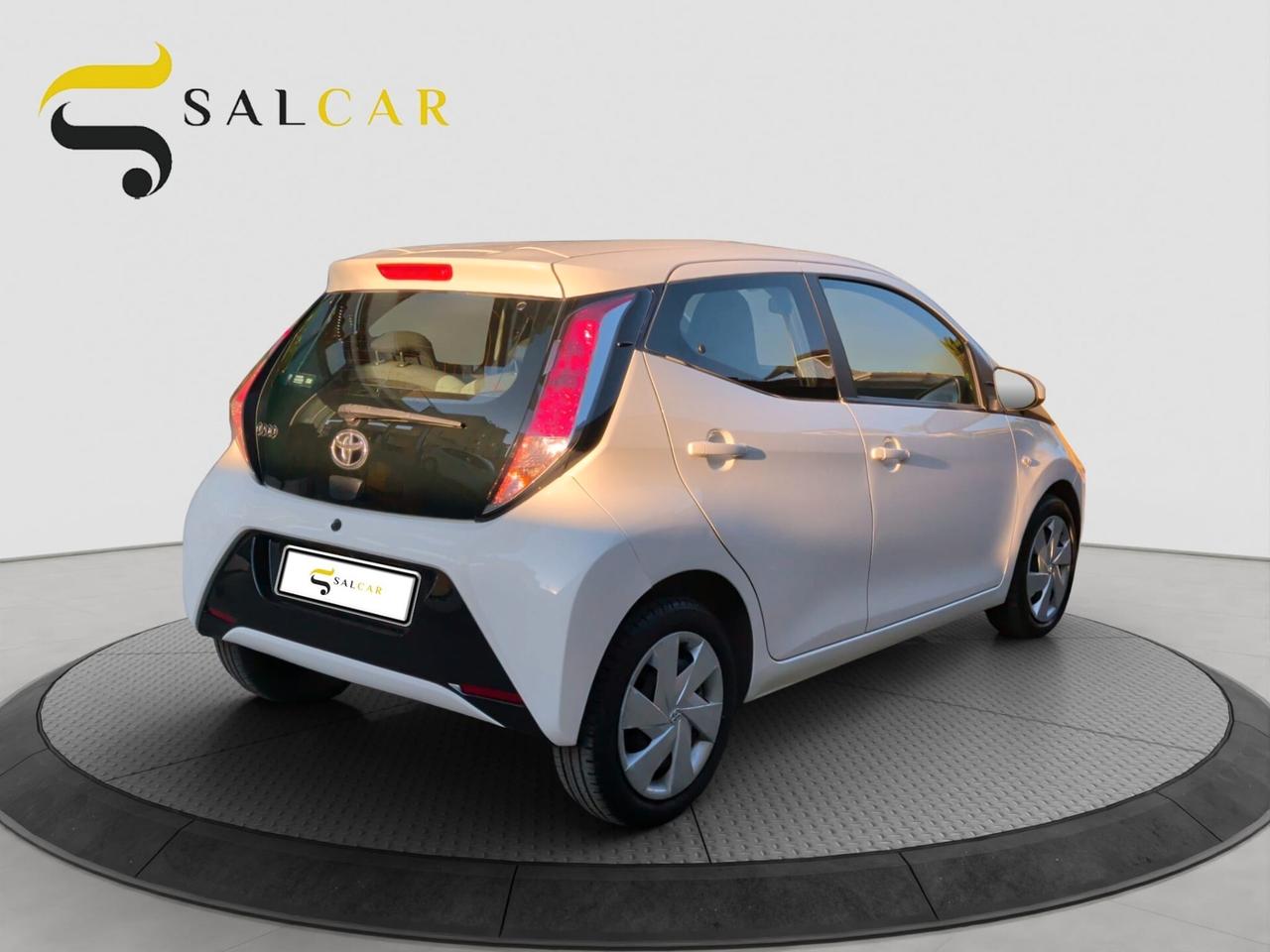 Toyota Aygo 1.0 VVT-i 69 CV 5 porte x-play TSS 2018