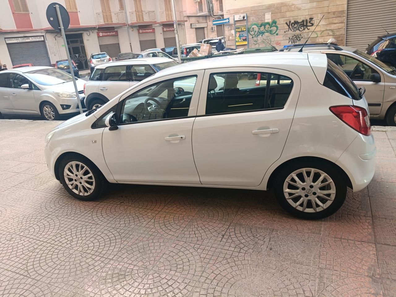 OPEL CORSA 1.2 GPL-NEOPATENTATI-Euro 3990