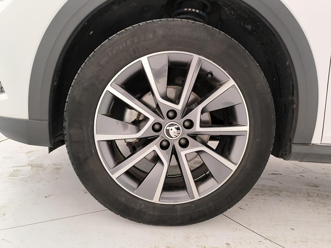 Skoda Kamiq 1.0 tsi scoutline 110cv