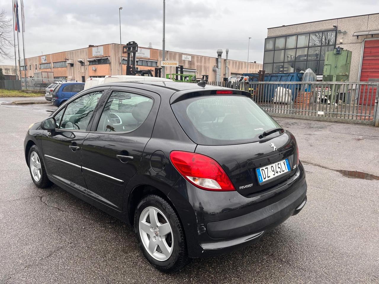 Peugeot 207 1.4 HDi 70CV 5p. X Line